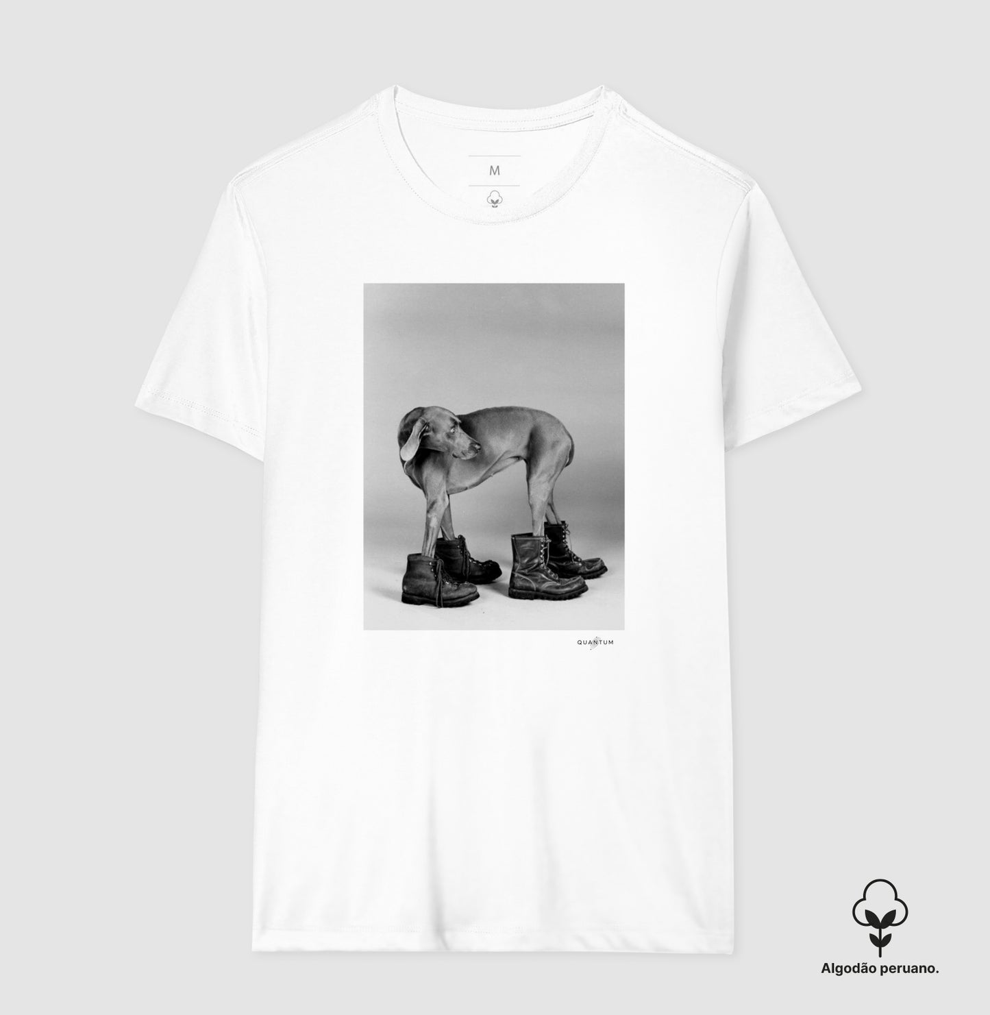 Camiseta Premium O Cão de Botas