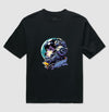 Camiseta oversized astronauta futurista