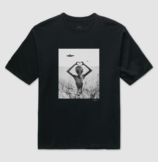 Camiseta Oversized Alien Love