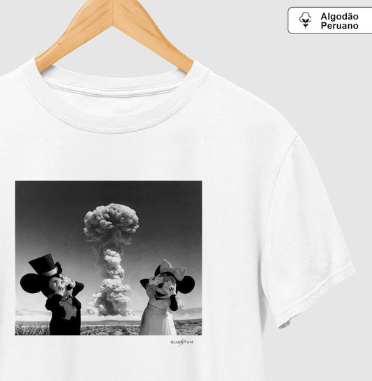 Camiseta Premium Olhos Fechados