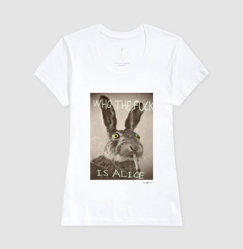 Camiseta Tradicional Perdido no País das Maravilhas