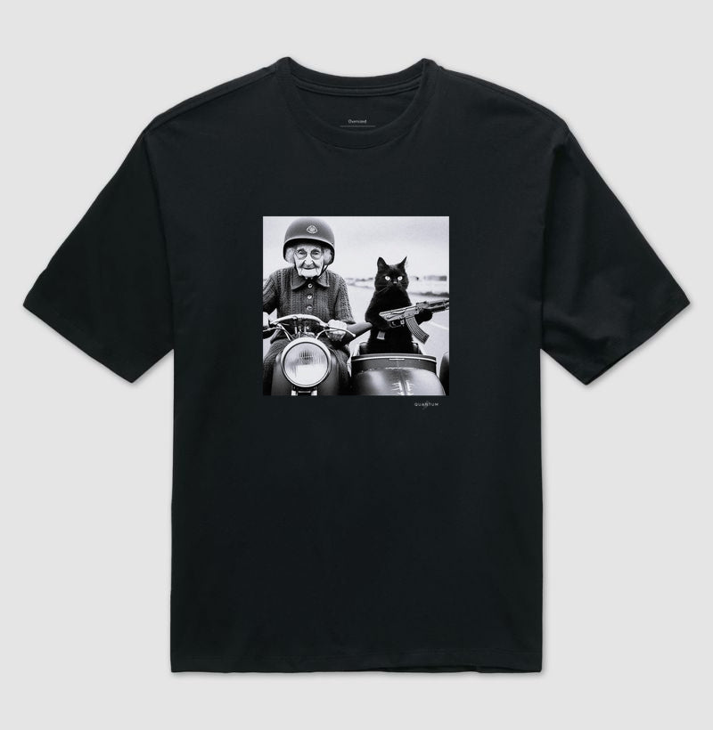 Camiseta oversized Black Cat Command