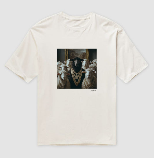 Camiseta Oversized Ovelha Negra