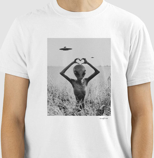 Camiseta Tradicional Alien Love