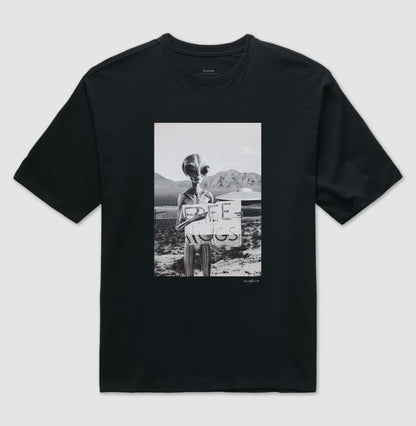 Camiseta Oversized Abraço Intergaláctico