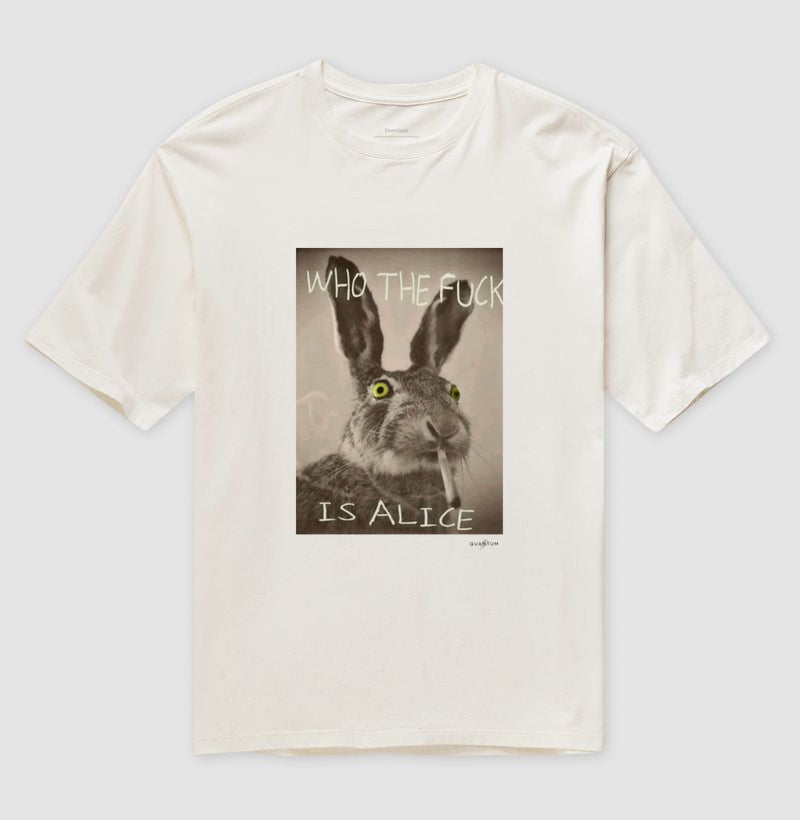 Camiseta oversized Perdido no País das Maravilhas