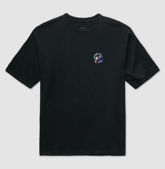 Camiseta oversized Astronauta futurista
