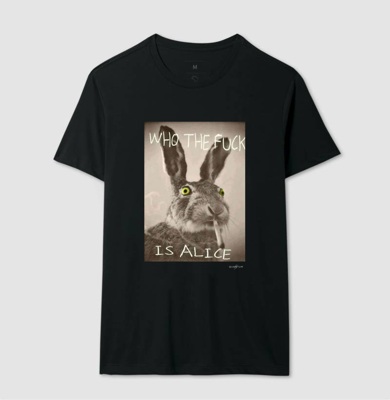 Camiseta Tradicional Perdido no País das Maravilhas