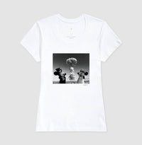 Camiseta Tradicional Olhos Fechados