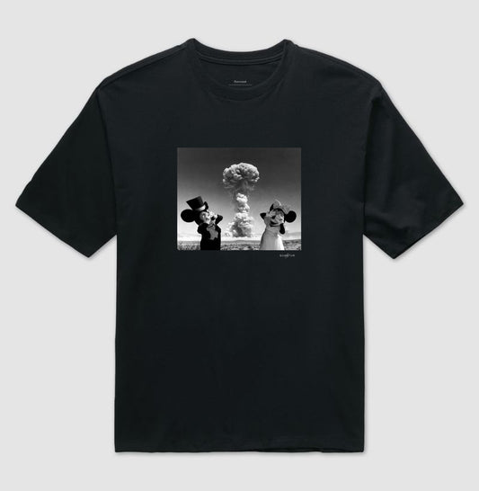 Camiseta Oversized Olhos Fechados