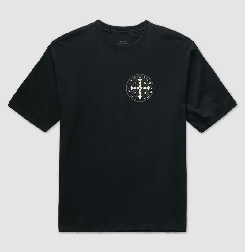 Camiseta oversized Medalha de São Bento