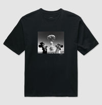 Camiseta oversized Olhos Fechados