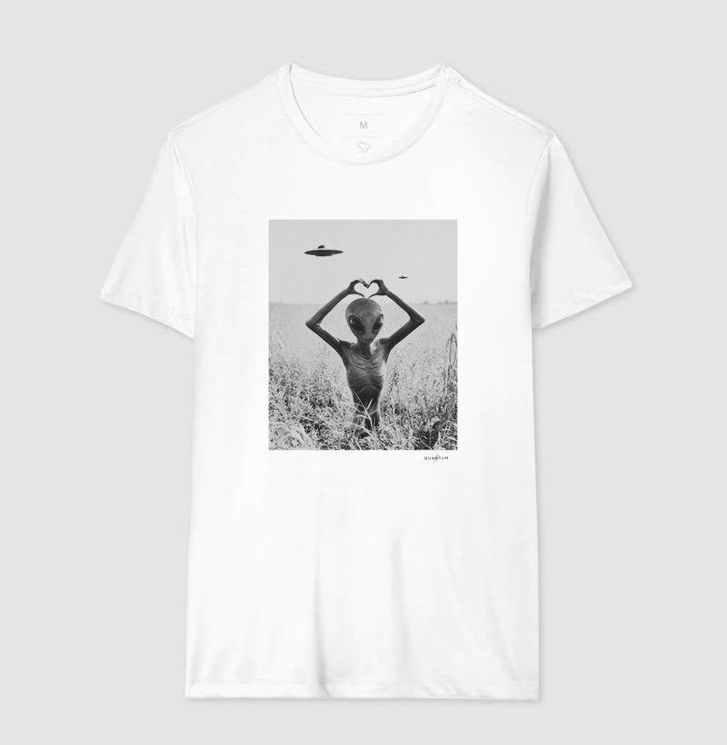 Camiseta Tradicional Alien Love