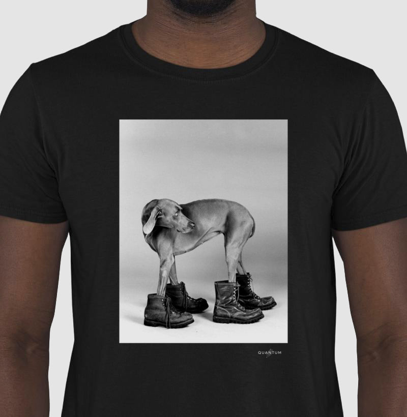 Camiseta Tradicional O Cão de Botas