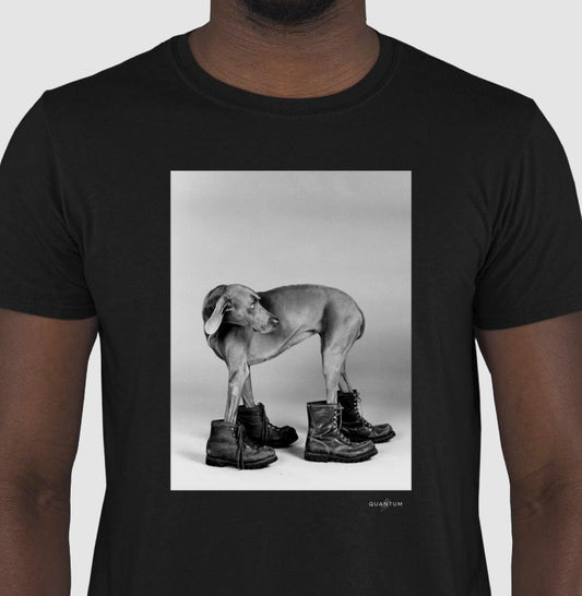 Camiseta Tradicional O Cão de Botas