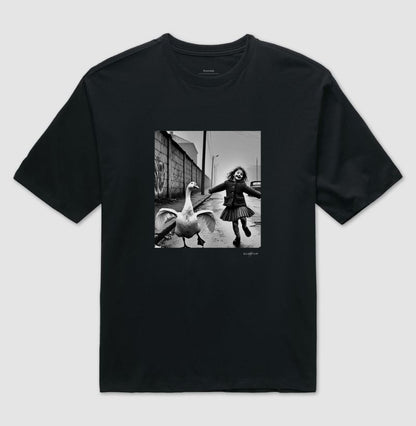 Camiseta Oversized Perseguição Animal