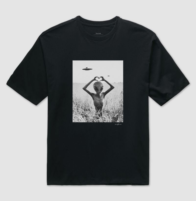 Camiseta Oversized Alien Love