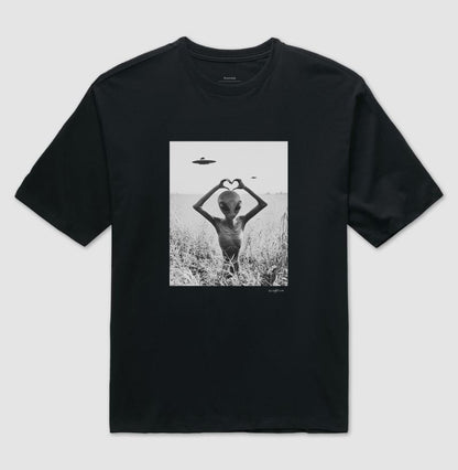 Camiseta Oversized Alien Love